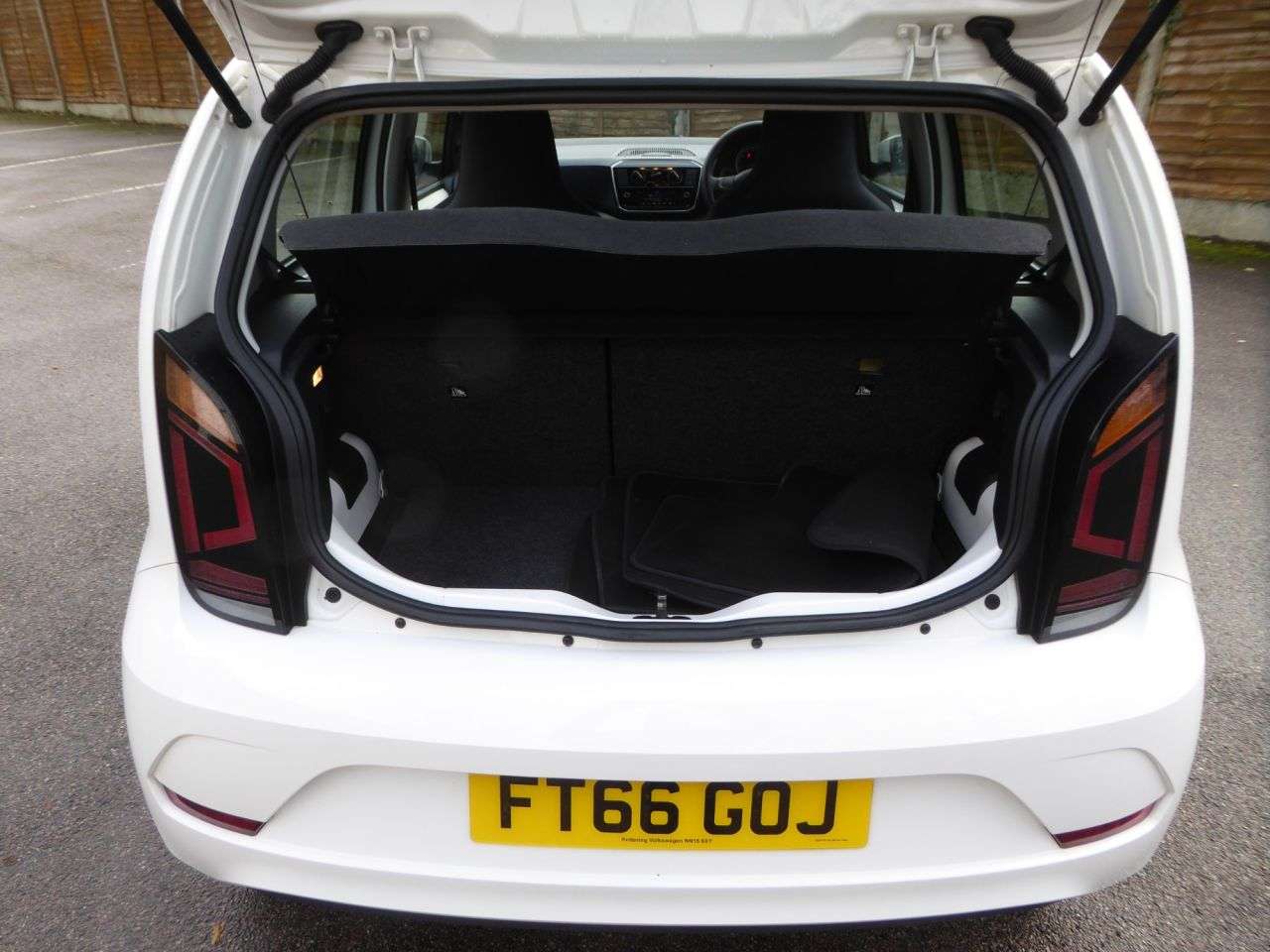 2017 VOLKSWAGEN UP! 2017 VOLKSWAGEN UP!