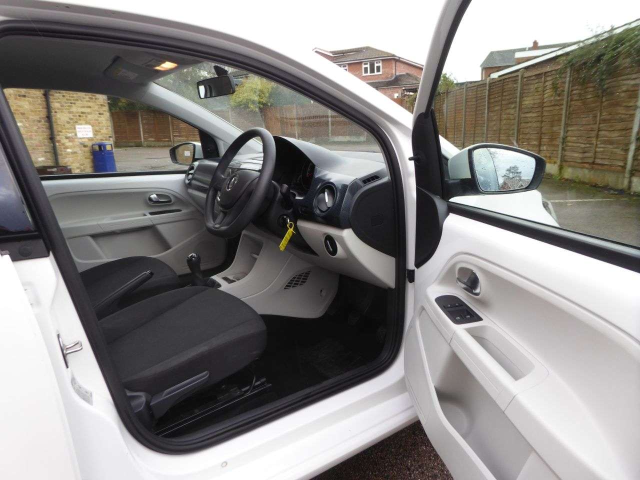 2017 VOLKSWAGEN UP! 2017 VOLKSWAGEN UP!