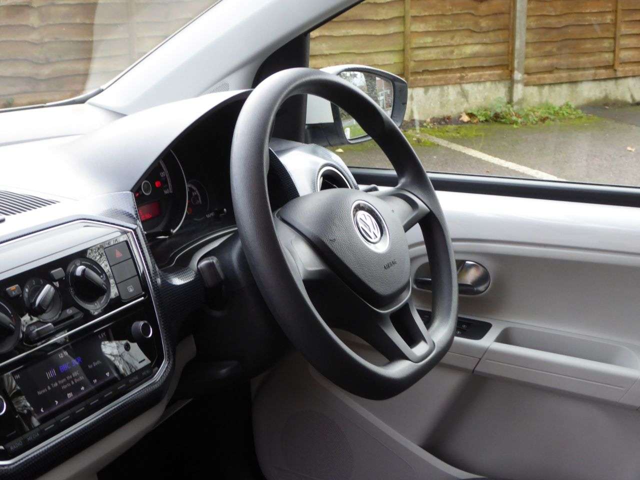 2017 VOLKSWAGEN UP! 2017 VOLKSWAGEN UP!