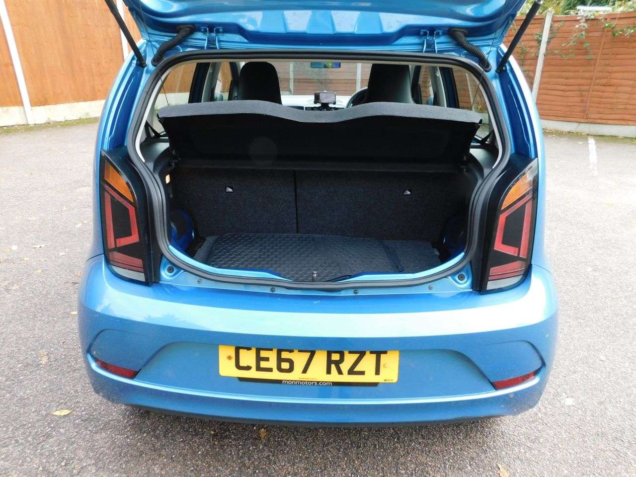 2017 VOLKSWAGEN UP! 2017 VOLKSWAGEN UP!