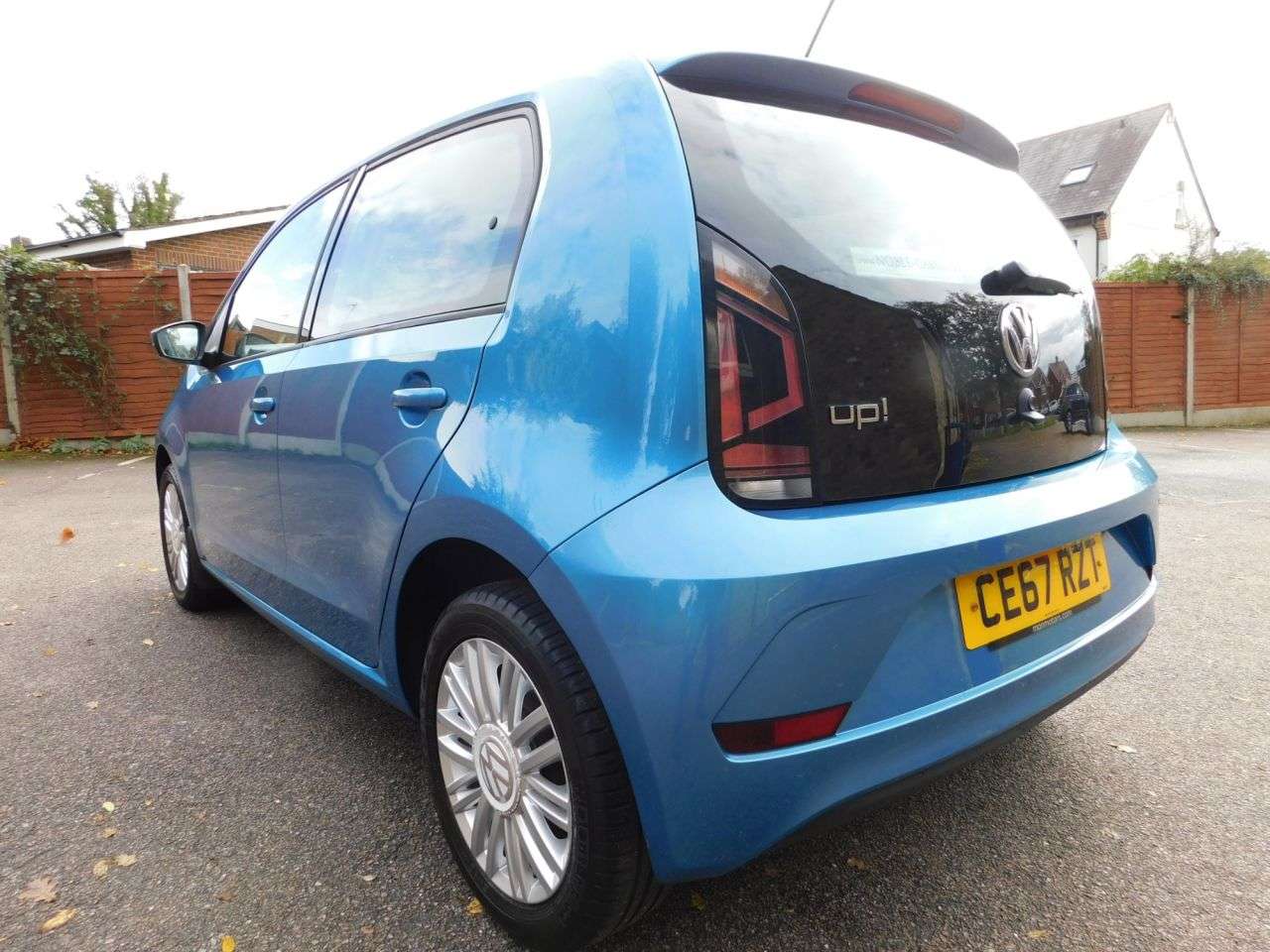 2017 VOLKSWAGEN UP! 2017 VOLKSWAGEN UP!