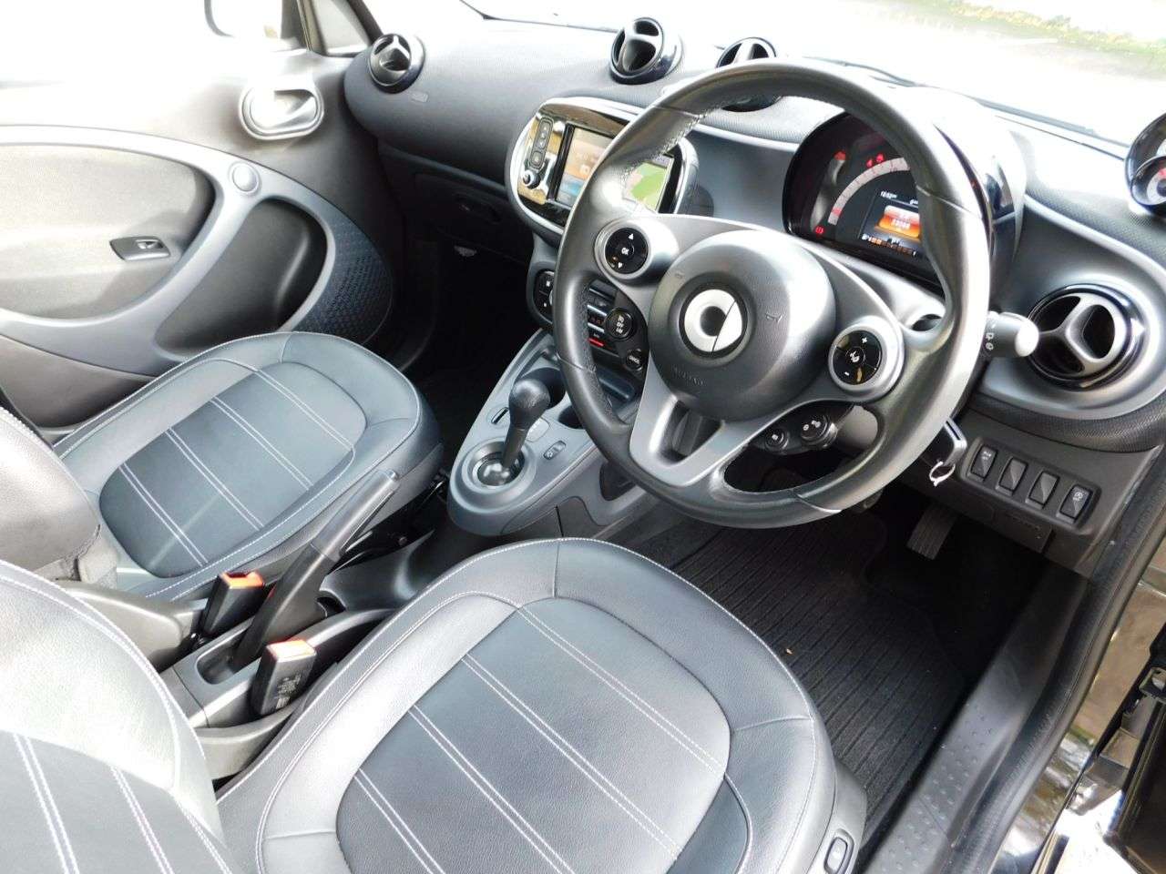 2018 SMART FORFOUR 2018 SMART FORFOUR