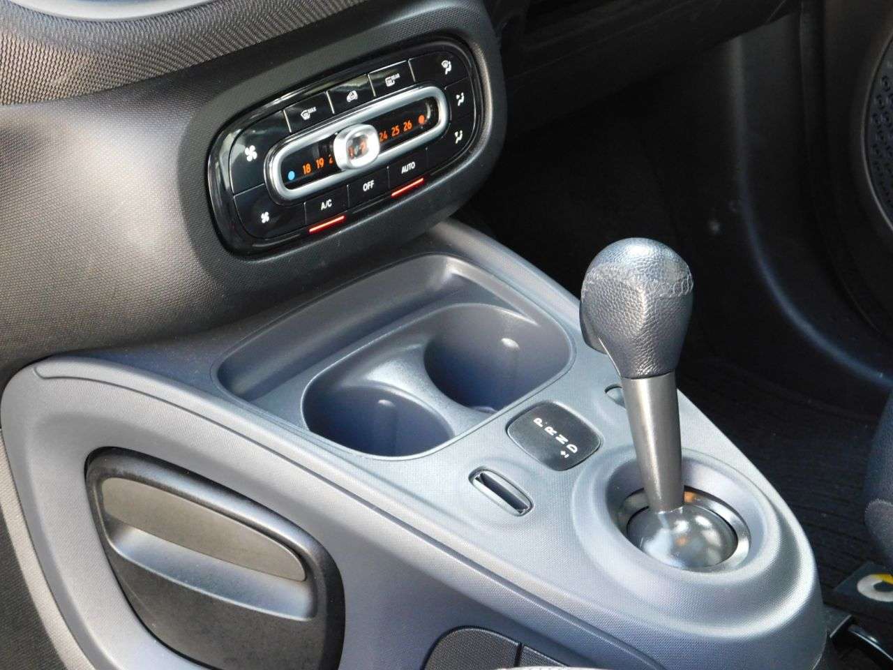 2018 SMART FORFOUR 2018 SMART FORFOUR