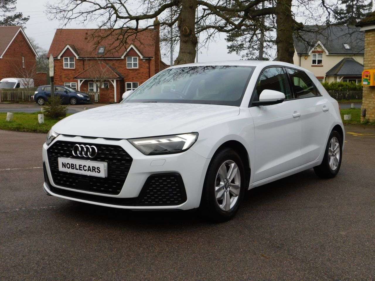 A 2020 AUDI A1 1.0 TFSI 25 Technik Sportback 5dr Petrol Manual Euro 6 (s/s) (95 ps) *FSH, A 2020 AUDI A1 1.0 TFSI 25 Technik Sportback 5dr Petrol Manual Euro 6 (s/s) (95 ps) *FSH,