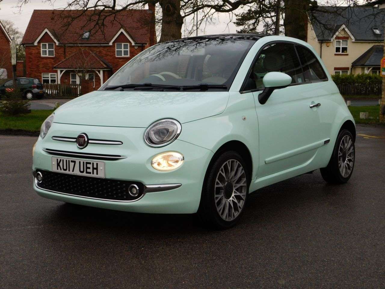 A 2017 FIAT 500 1.2 Lounge Hatchback 3dr Petrol Manual Euro 6 (s/s) (69 bhp) *£20 TAX, ULEZ A 2017 FIAT 500 1.2 Lounge Hatchback 3dr Petrol Manual Euro 6 (s/s) (69 bhp) *£20 TAX, ULEZ