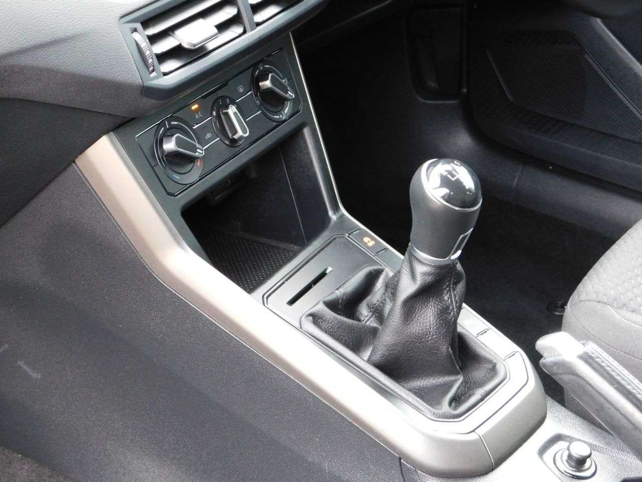 2021 VOLKSWAGEN POLO 2021 VOLKSWAGEN POLO