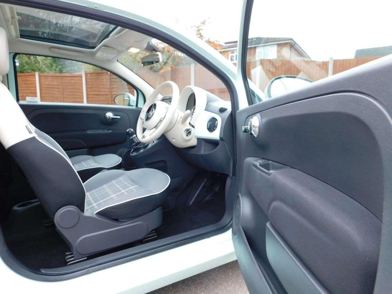 2017 FIAT 500 2017 FIAT 500