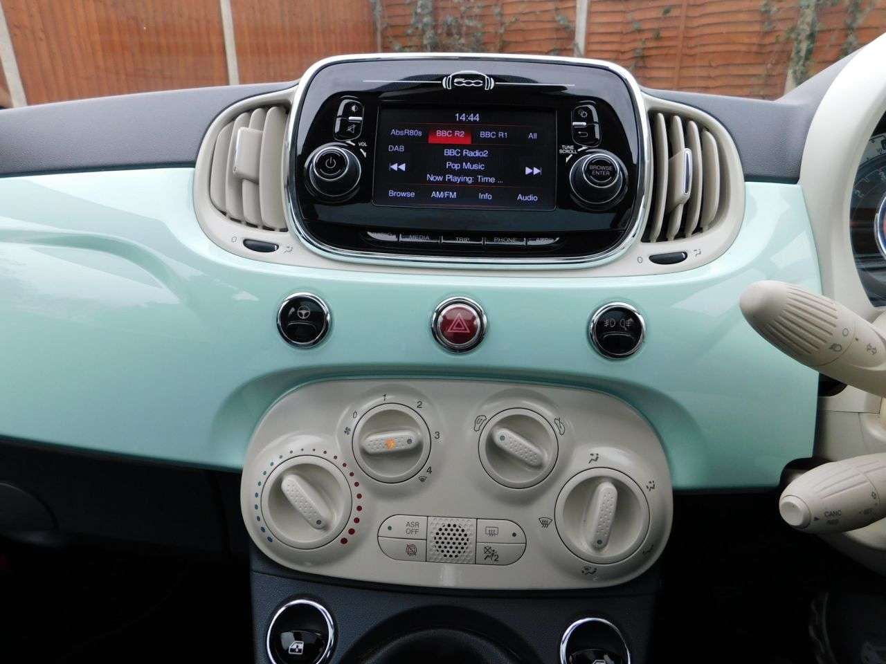 2017 FIAT 500 2017 FIAT 500