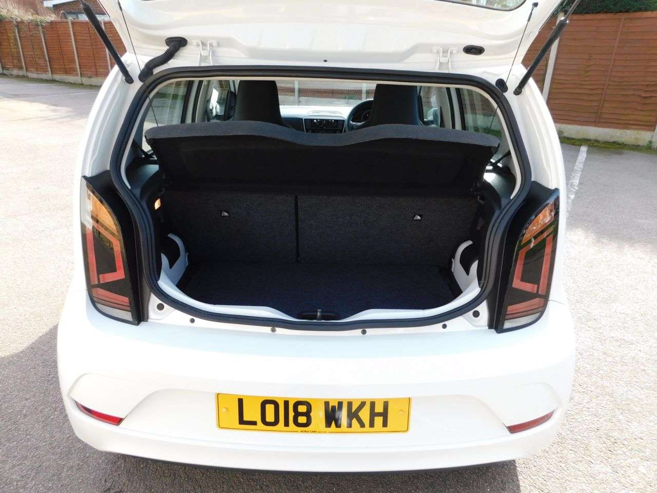 2018 VOLKSWAGEN UP! 2018 VOLKSWAGEN UP!