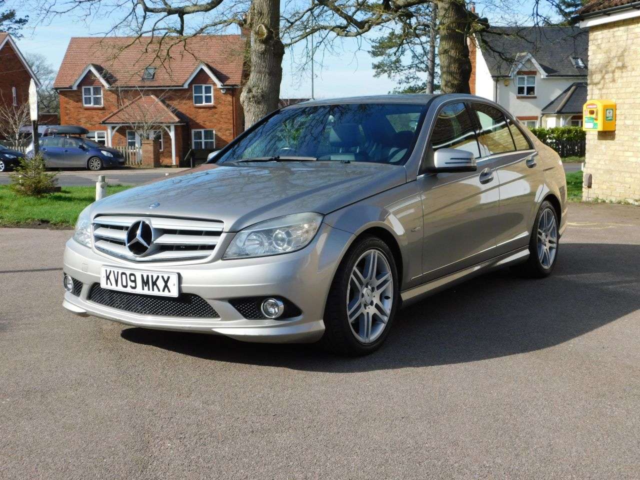 A 2009 MERCEDES-BENZ C-CLASS 1.6 C180K BlueEfficiency Sport Saloon 4dr Petrol Auto Euro 4 (156 ps) *ULEZ A 2009 MERCEDES-BENZ C-CLASS 1.6 C180K BlueEfficiency Sport Saloon 4dr Petrol Auto Euro 4 (156 ps) *ULEZ