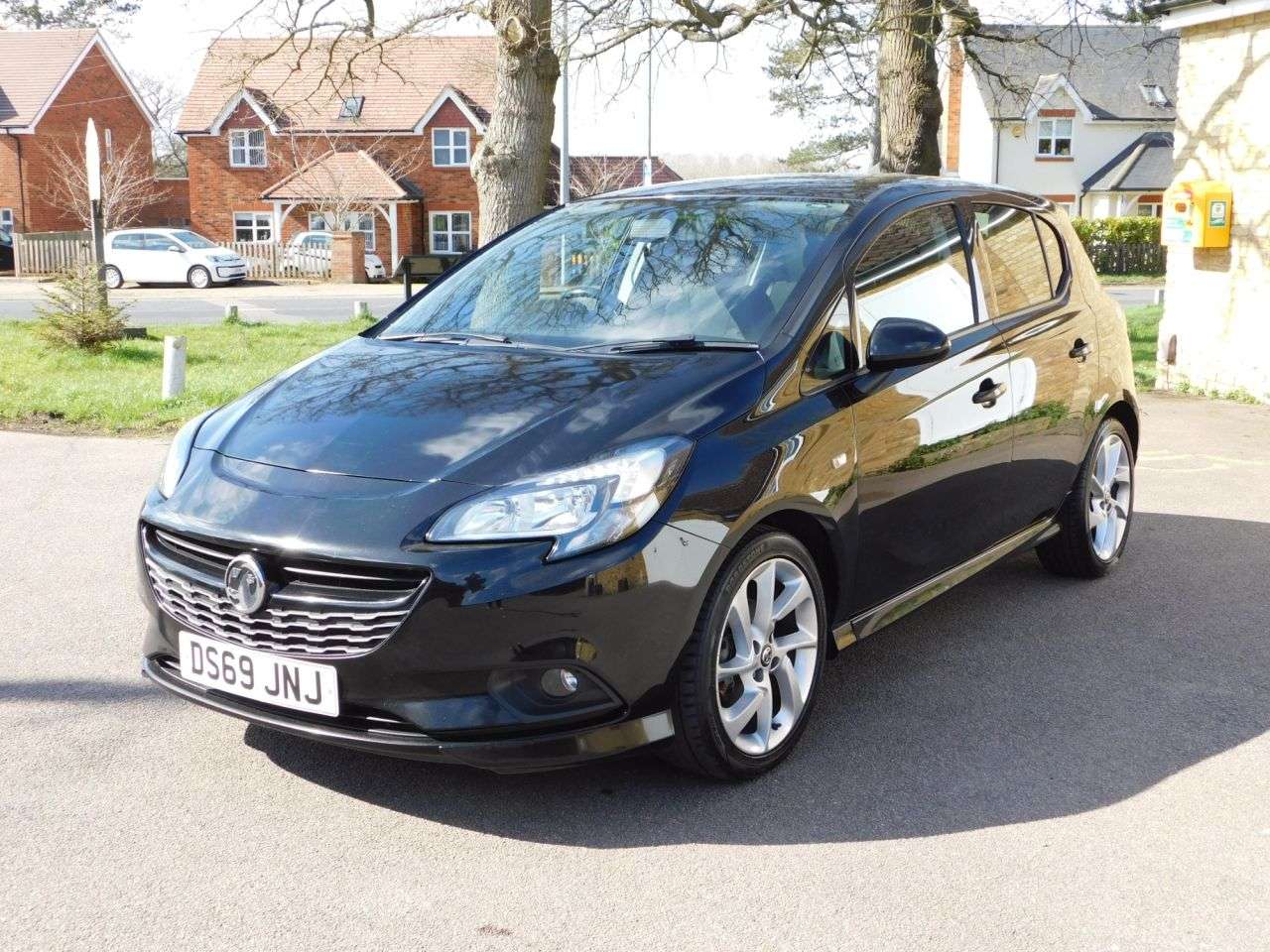 A 2019 VAUXHALL CORSA 1.4i SRi VX Line Nav Black Hatchback 5dr Petrol Manual Euro 6 (s/s) (90 ps) A 2019 VAUXHALL CORSA 1.4i SRi VX Line Nav Black Hatchback 5dr Petrol Manual Euro 6 (s/s) (90 ps)