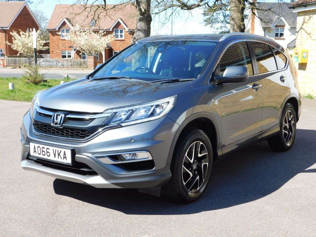 A 2016 HONDA CR-V 1.6 i-DTEC SE Plus Navi SUV 5dr Diesel Auto 4WD Euro 6 (160 ps) *FULL DEALE A 2016 HONDA CR-V 1.6 i-DTEC SE Plus Navi SUV 5dr Diesel Auto 4WD Euro 6 (160 ps) *FULL DEALE