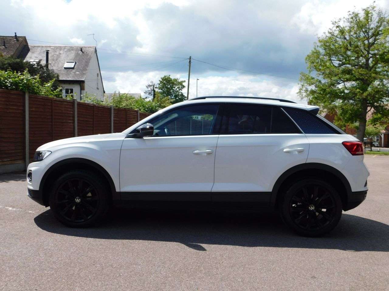 A 2021 VOLKSWAGEN T-ROC 1.5 TSI EVO Black Edition SUV 5dr Petrol Manual Euro 6 (s/s) (150 ps) A 2021 VOLKSWAGEN T-ROC 1.5 TSI EVO Black Edition SUV 5dr Petrol Manual Euro 6 (s/s) (150 ps)