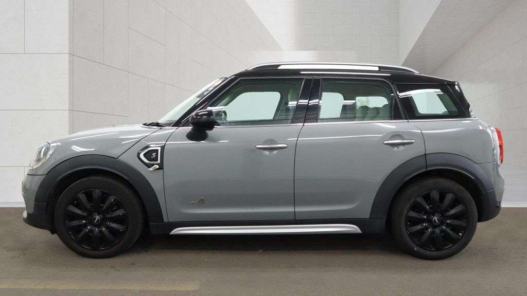 A 2017 MINI COUNTRYMAN 2.0 Cooper SD SUV 5dr Diesel Auto ALL4 Euro 6 (s/s) (190 ps) *£5,000 of EXT A 2017 MINI COUNTRYMAN 2.0 Cooper SD SUV 5dr Diesel Auto ALL4 Euro 6 (s/s) (190 ps) *£5,000 of EXT
