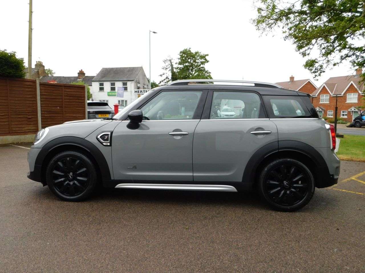 A 2017 MINI COUNTRYMAN 2.0 Cooper SD SUV 5dr Diesel Auto ALL4 Euro 6 (s/s) (190 ps) *£5,000 of EXT A 2017 MINI COUNTRYMAN 2.0 Cooper SD SUV 5dr Diesel Auto ALL4 Euro 6 (s/s) (190 ps) *£5,000 of EXT