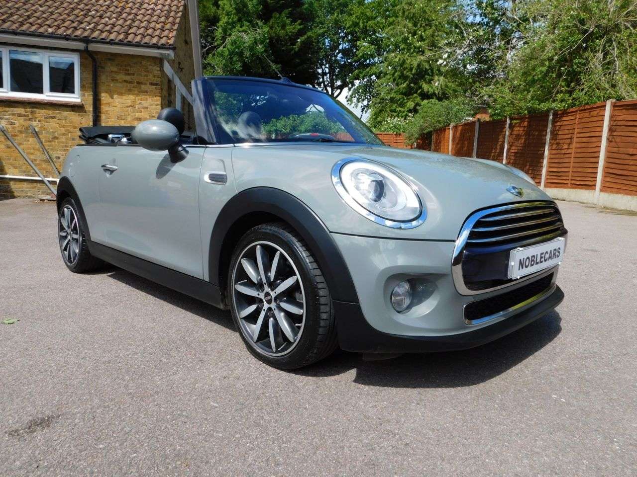 2016 MINI CONVERTIBLE 2016 MINI CONVERTIBLE