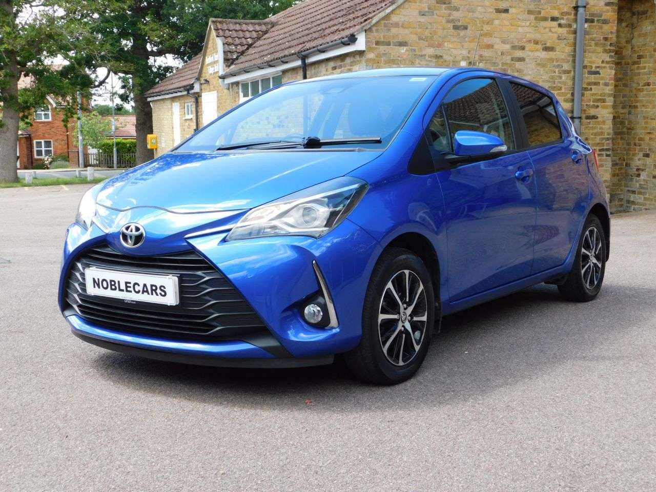 A 2019 TOYOTA YARIS 1.5 VVT-i Icon Tech Hatchback 5dr Petrol Manual Euro 6 (111 ps) *ULEZ COMPL A 2019 TOYOTA YARIS 1.5 VVT-i Icon Tech Hatchback 5dr Petrol Manual Euro 6 (111 ps) *ULEZ COMPL