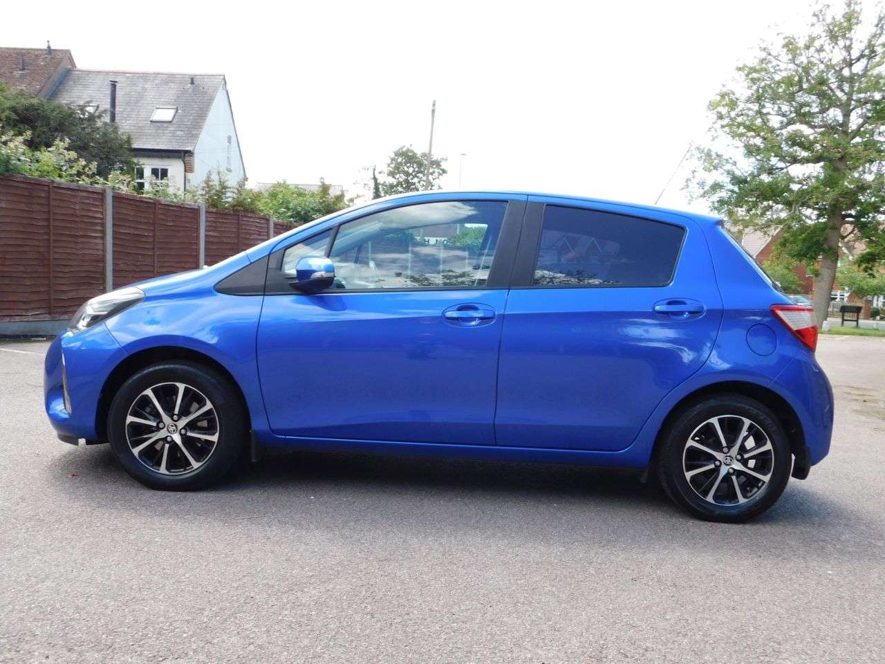 A 2019 TOYOTA YARIS 1.5 VVT-i Icon Tech Hatchback 5dr Petrol Manual Euro 6 (111 ps) *ULEZ COMPL A 2019 TOYOTA YARIS 1.5 VVT-i Icon Tech Hatchback 5dr Petrol Manual Euro 6 (111 ps) *ULEZ COMPL