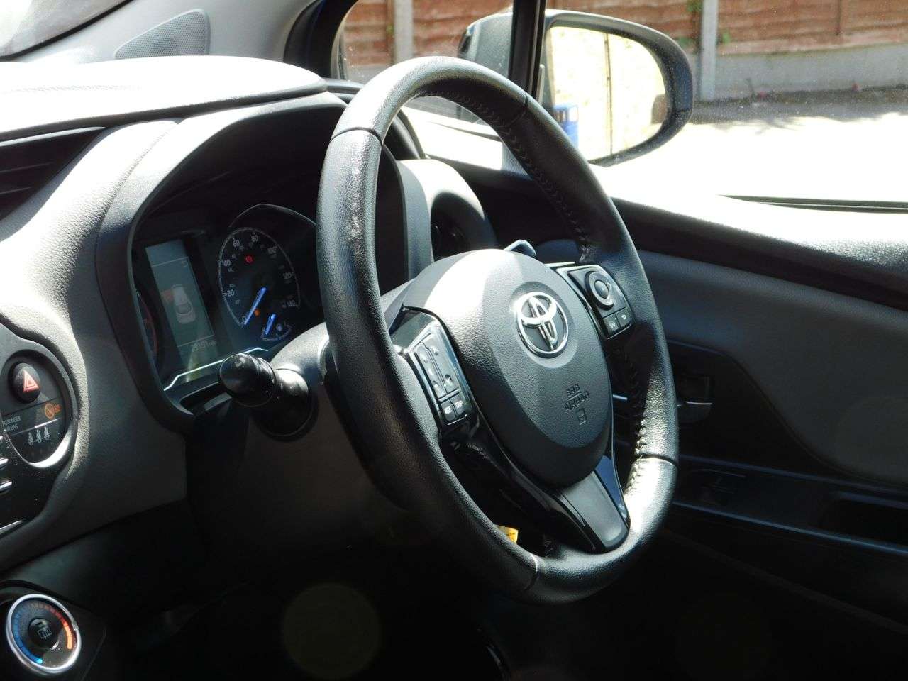 2019 TOYOTA YARIS 2019 TOYOTA YARIS