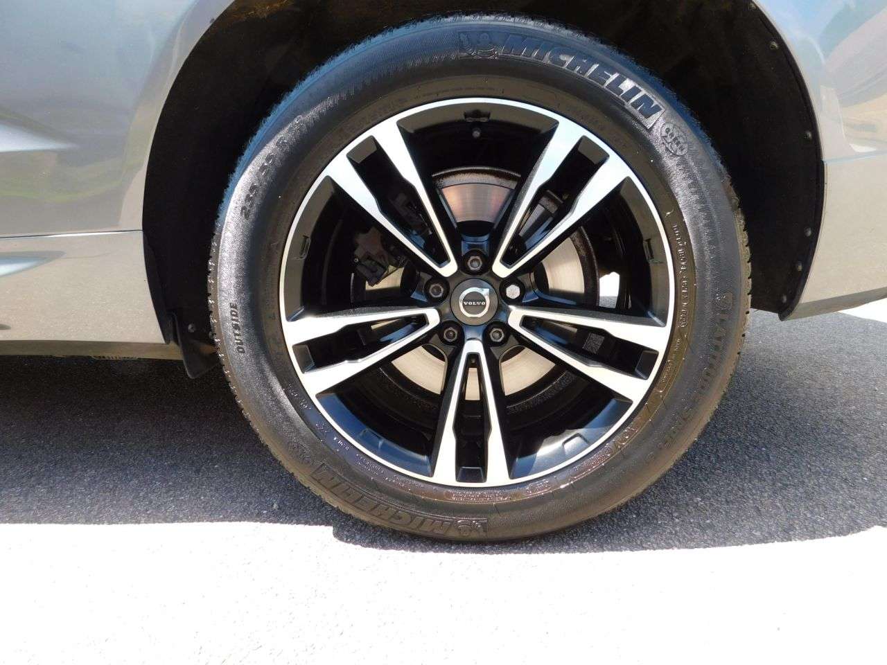 2019 VOLVO XC60 2019 VOLVO XC60