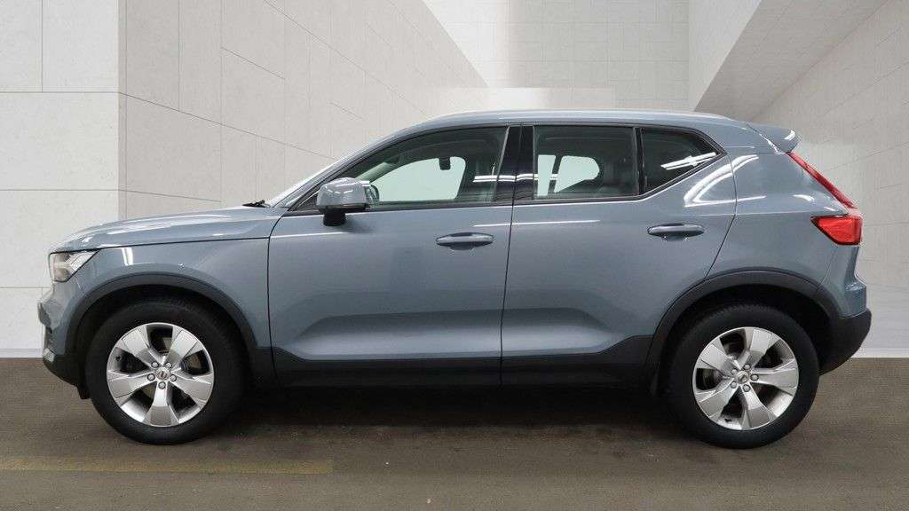 A 2019 VOLVO XC40 2.0 T4 Momentum SUV 5dr Petrol Auto Euro 6 (s/s) (190 ps) *FSH, ULEZ COMPLI A 2019 VOLVO XC40 2.0 T4 Momentum SUV 5dr Petrol Auto Euro 6 (s/s) (190 ps) *FSH, ULEZ COMPLI