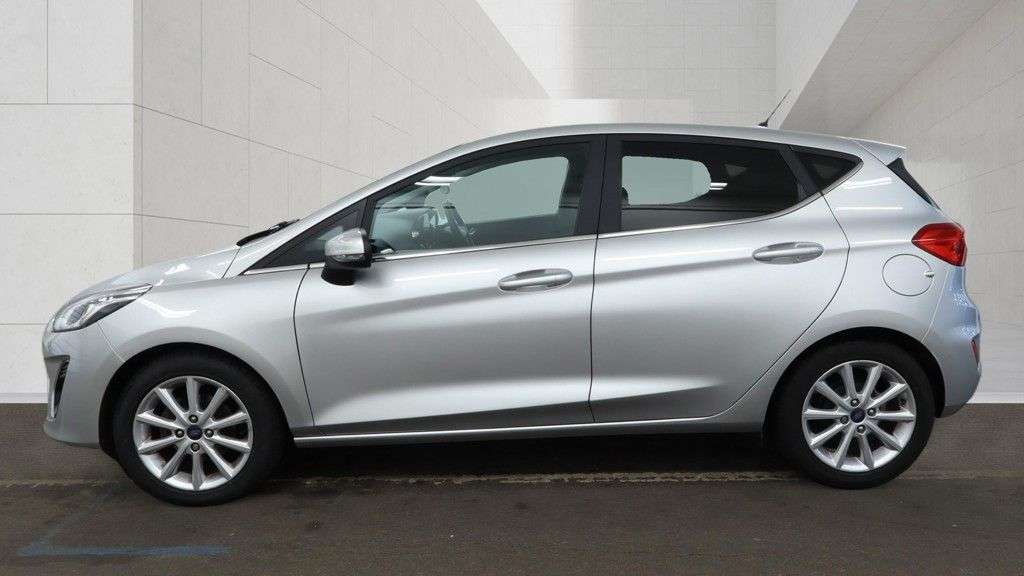 A 2018 FORD FIESTA 1.0T EcoBoost Titanium Hatchback 5dr Petrol Auto Euro 6 (s/s) (100 ps) *FSH A 2018 FORD FIESTA 1.0T EcoBoost Titanium Hatchback 5dr Petrol Auto Euro 6 (s/s) (100 ps) *FSH