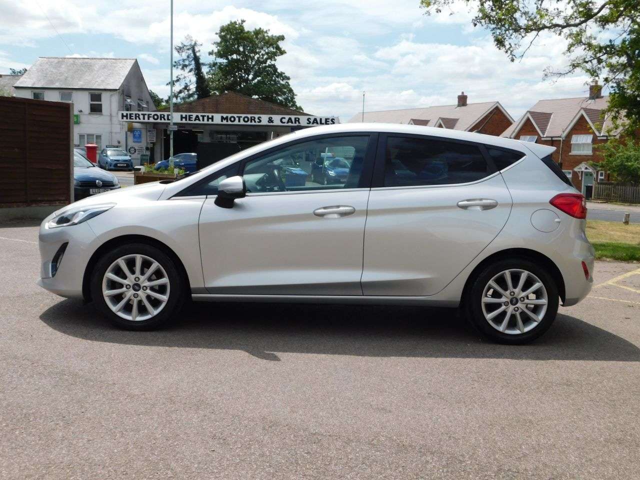 A 2018 FORD FIESTA 1.0T EcoBoost Titanium Hatchback 5dr Petrol Auto Euro 6 (s/s) (100 ps) *FSH A 2018 FORD FIESTA 1.0T EcoBoost Titanium Hatchback 5dr Petrol Auto Euro 6 (s/s) (100 ps) *FSH