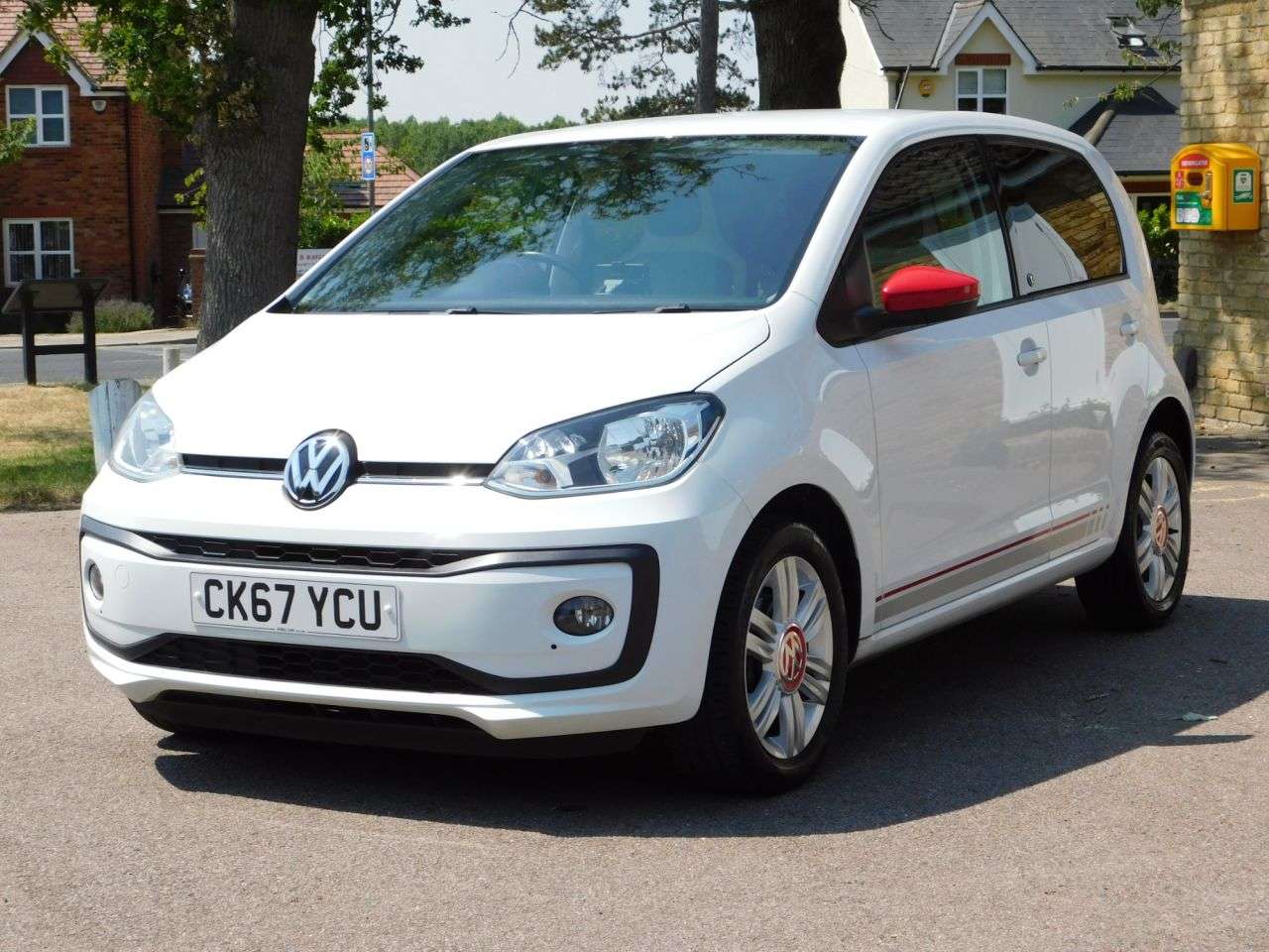 A 2018 VOLKSWAGEN UP! 1.0 up! beats Hatchback 5dr Petrol ASG Euro 6 (s/s) (75 ps) *FSH, ULEZ COMP A 2018 VOLKSWAGEN UP! 1.0 up! beats Hatchback 5dr Petrol ASG Euro 6 (s/s) (75 ps) *FSH, ULEZ COMP