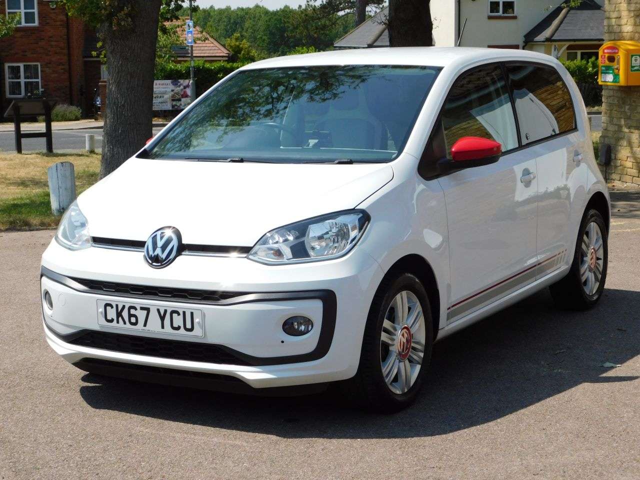 A 2018 VOLKSWAGEN UP! 1.0 up! beats Hatchback 5dr Petrol ASG Euro 6 (s/s) (75 ps) *FSH, ULEZ COMP A 2018 VOLKSWAGEN UP! 1.0 up! beats Hatchback 5dr Petrol ASG Euro 6 (s/s) (75 ps) *FSH, ULEZ COMP
