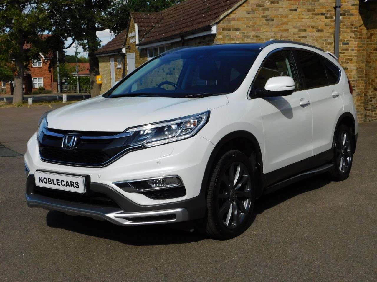 A 2017 HONDA CR-V 2.0 i-VTEC EX SUV 5dr Petrol Auto 4WD Euro 6 (155 ps) *ULEZ COMPLIANT* A 2017 HONDA CR-V 2.0 i-VTEC EX SUV 5dr Petrol Auto 4WD Euro 6 (155 ps) *ULEZ COMPLIANT*
