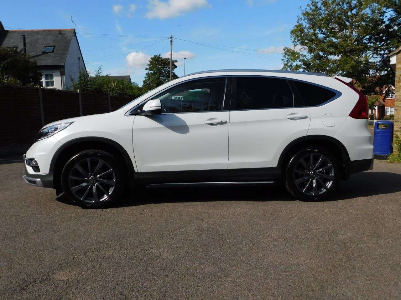 A 2017 HONDA CR-V 2.0 i-VTEC EX SUV 5dr Petrol Auto 4WD Euro 6 (155 ps) *ULEZ COMPLIANT* A 2017 HONDA CR-V 2.0 i-VTEC EX SUV 5dr Petrol Auto 4WD Euro 6 (155 ps) *ULEZ COMPLIANT*