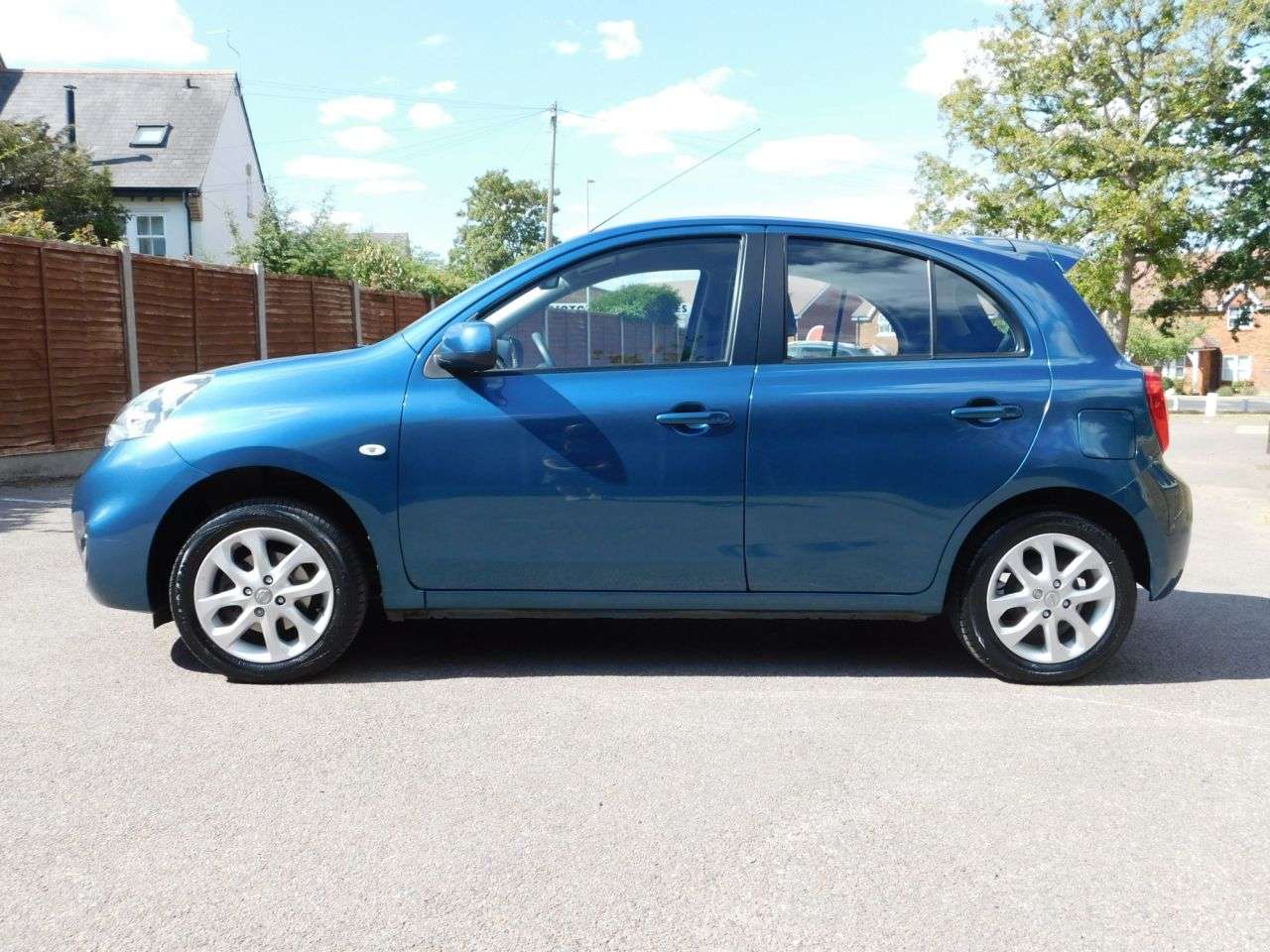 A 2016 NISSAN MICRA 1.2 Acenta Hatchback 5dr Petrol Manual Euro 6 (80 ps) *FSH, ULEZ COMPLIANT, A 2016 NISSAN MICRA 1.2 Acenta Hatchback 5dr Petrol Manual Euro 6 (80 ps) *FSH, ULEZ COMPLIANT,