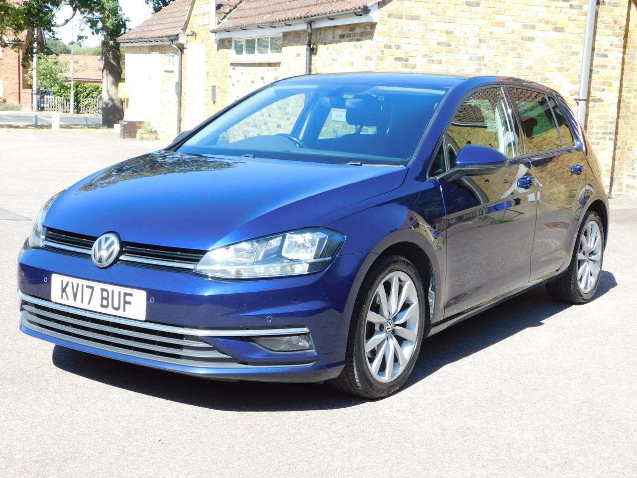A 2017 VOLKSWAGEN GOLF 1.6 TDI BlueMotion Tech GT Hatchback 5dr Diesel Manual Euro 6 (s/s) (115 ps A 2017 VOLKSWAGEN GOLF 1.6 TDI BlueMotion Tech GT Hatchback 5dr Diesel Manual Euro 6 (s/s) (115 ps
