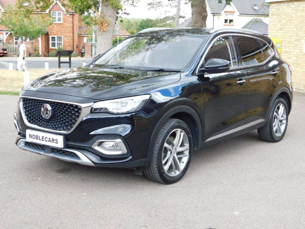 A 2022 MG MG HS 1.5 T-GDI Exclusive SUV 5dr Petrol DCT Euro 6 (s/s) (162 ps) *FULL MG SERVI A 2022 MG MG HS 1.5 T-GDI Exclusive SUV 5dr Petrol DCT Euro 6 (s/s) (162 ps) *FULL MG SERVI