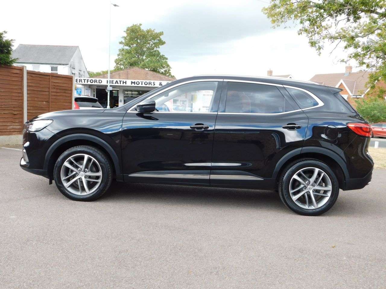 A 2022 MG MG HS 1.5 T-GDI Exclusive SUV 5dr Petrol DCT Euro 6 (s/s) (162 ps) *FULL MG SERVI A 2022 MG MG HS 1.5 T-GDI Exclusive SUV 5dr Petrol DCT Euro 6 (s/s) (162 ps) *FULL MG SERVI