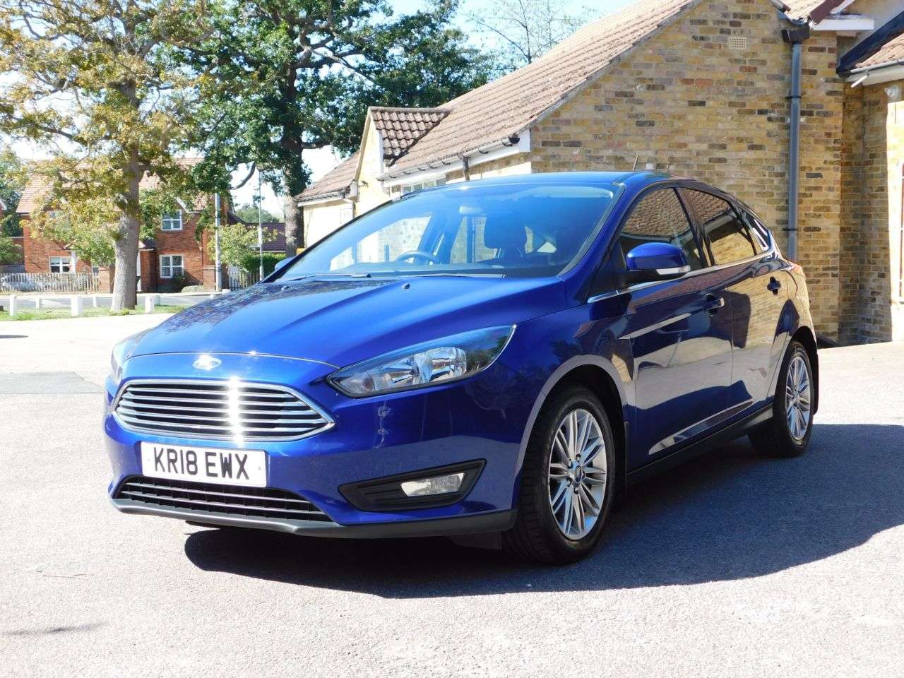 A 2018 FORD FOCUS 1.0T EcoBoost Zetec Edition Hatchback 5dr Petrol Manual Euro 6 (s/s) (100 p A 2018 FORD FOCUS 1.0T EcoBoost Zetec Edition Hatchback 5dr Petrol Manual Euro 6 (s/s) (100 p