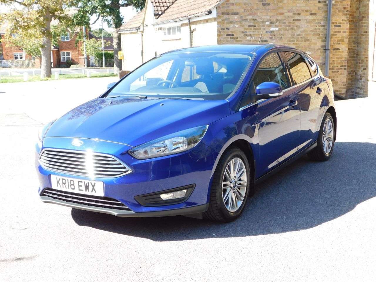 A 2018 FORD FOCUS 1.0T EcoBoost Zetec Edition Hatchback 5dr Petrol Manual Euro 6 (s/s) (100 p A 2018 FORD FOCUS 1.0T EcoBoost Zetec Edition Hatchback 5dr Petrol Manual Euro 6 (s/s) (100 p