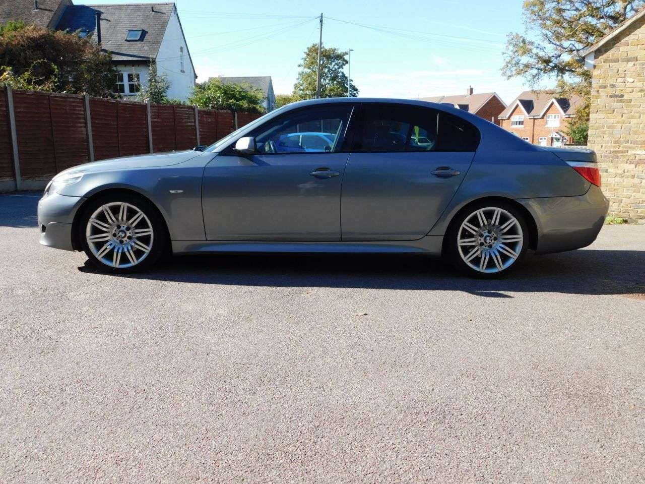 A 2009 BMW 5 SERIES 2.0 520d M Sport Business Edition Saloon 4dr Diesel Steptronic Euro 4 (177 A 2009 BMW 5 SERIES 2.0 520d M Sport Business Edition Saloon 4dr Diesel Steptronic Euro 4 (177