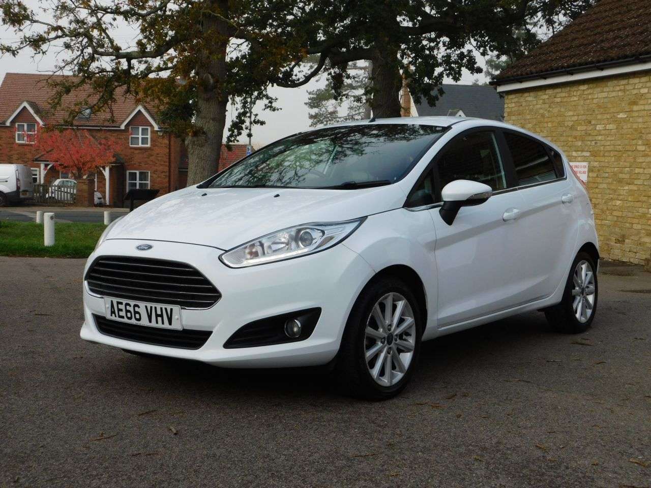 A 2016 FORD FIESTA 1.0T EcoBoost Titanium Hatchback 5dr Petrol Powershift Euro 6 (100 ps) *1 O A 2016 FORD FIESTA 1.0T EcoBoost Titanium Hatchback 5dr Petrol Powershift Euro 6 (100 ps) *1 O