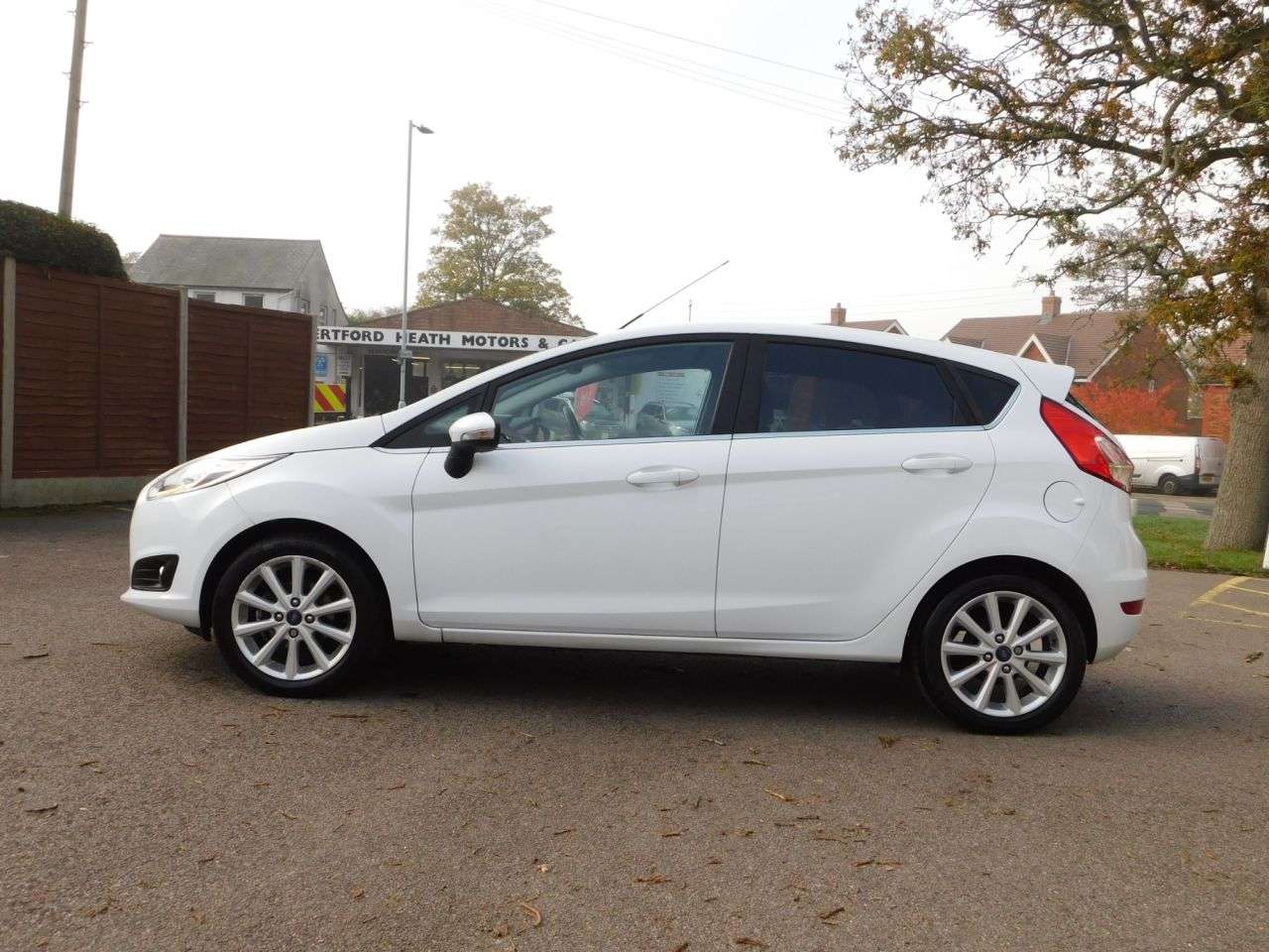 A 2016 FORD FIESTA 1.0T EcoBoost Titanium Hatchback 5dr Petrol Powershift Euro 6 (100 ps) *1 O A 2016 FORD FIESTA 1.0T EcoBoost Titanium Hatchback 5dr Petrol Powershift Euro 6 (100 ps) *1 O