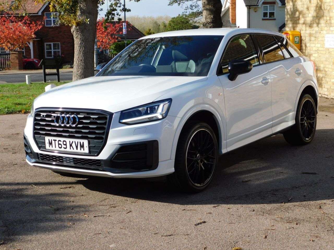 A 2019 AUDI Q2 1.5 TFSI CoD 35 Black Edition SUV 5dr Petrol S Tronic Euro 6 (s/s) (150 ps) A 2019 AUDI Q2 1.5 TFSI CoD 35 Black Edition SUV 5dr Petrol S Tronic Euro 6 (s/s) (150 ps)