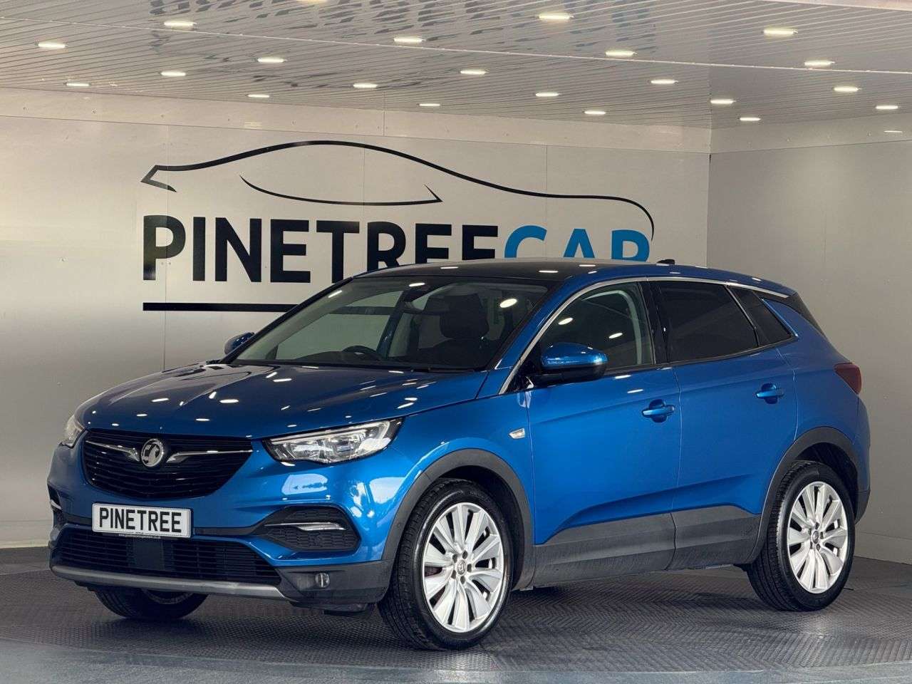 A 2019 VAUXHALL GRANDLAND X 1.2 Turbo Elite Nav SUV 5dr Petrol Manual 6Spd Euro 6 (s/s) (130 ps) A 2019 VAUXHALL GRANDLAND X 1.2 Turbo Elite Nav SUV 5dr Petrol Manual 6Spd Euro 6 (s/s) (130 ps)
