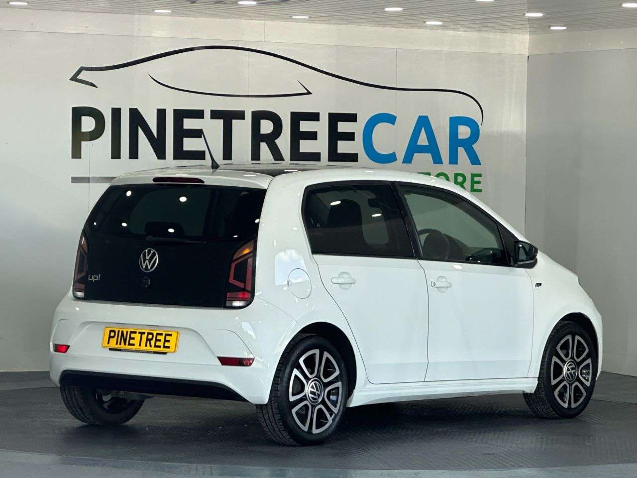 2021 VOLKSWAGEN UP! 2021 VOLKSWAGEN UP!