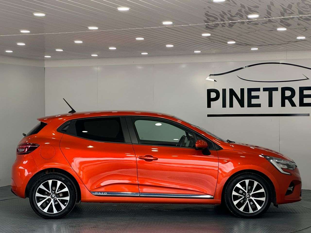 2020 RENAULT CLIO 2020 RENAULT CLIO