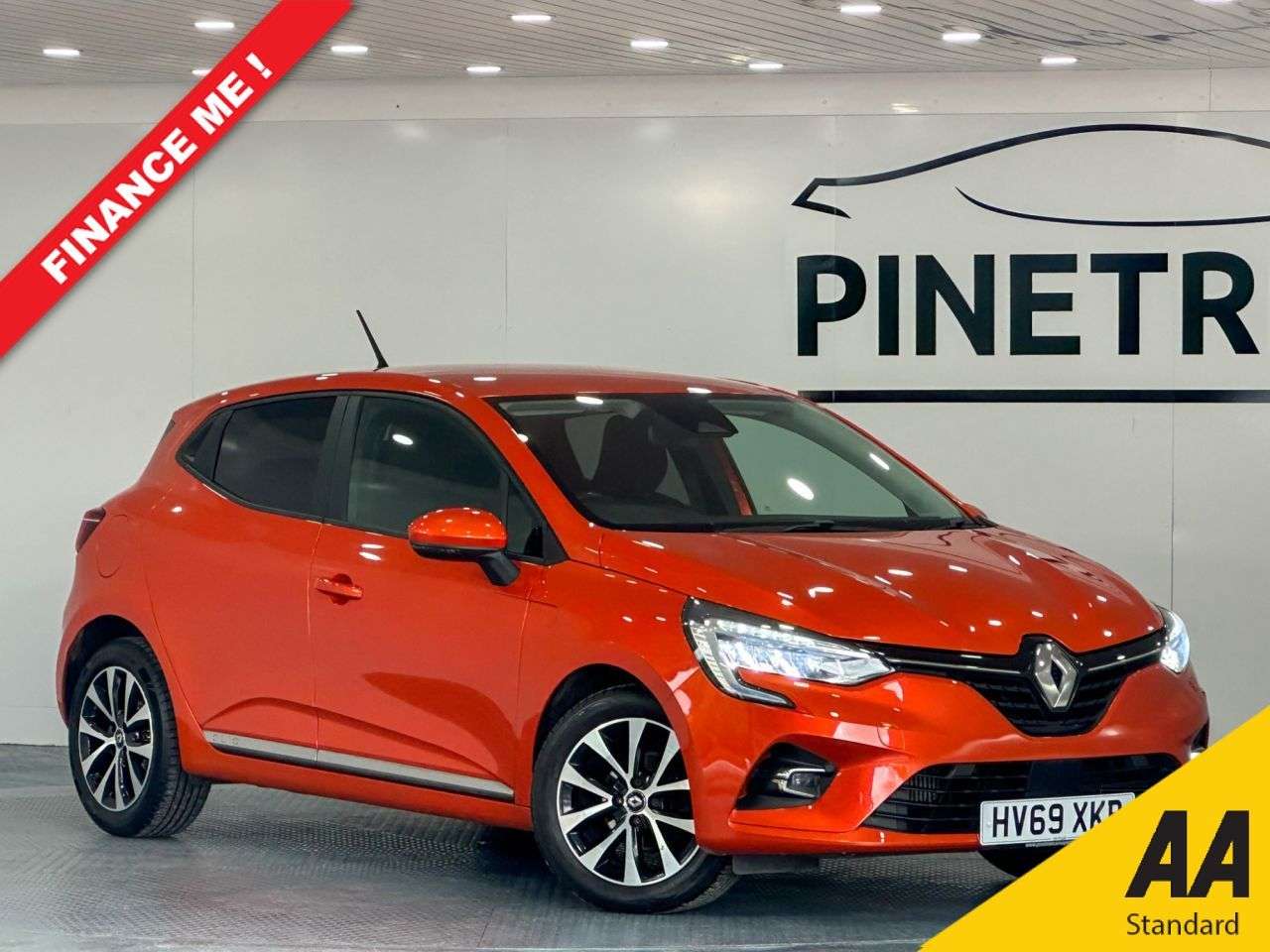 A 2020 RENAULT CLIO 1.0 TCe Iconic Hatchback 5dr Petrol Manual Euro 6 (s/s) (100 ps) A 2020 RENAULT CLIO 1.0 TCe Iconic Hatchback 5dr Petrol Manual Euro 6 (s/s) (100 ps)