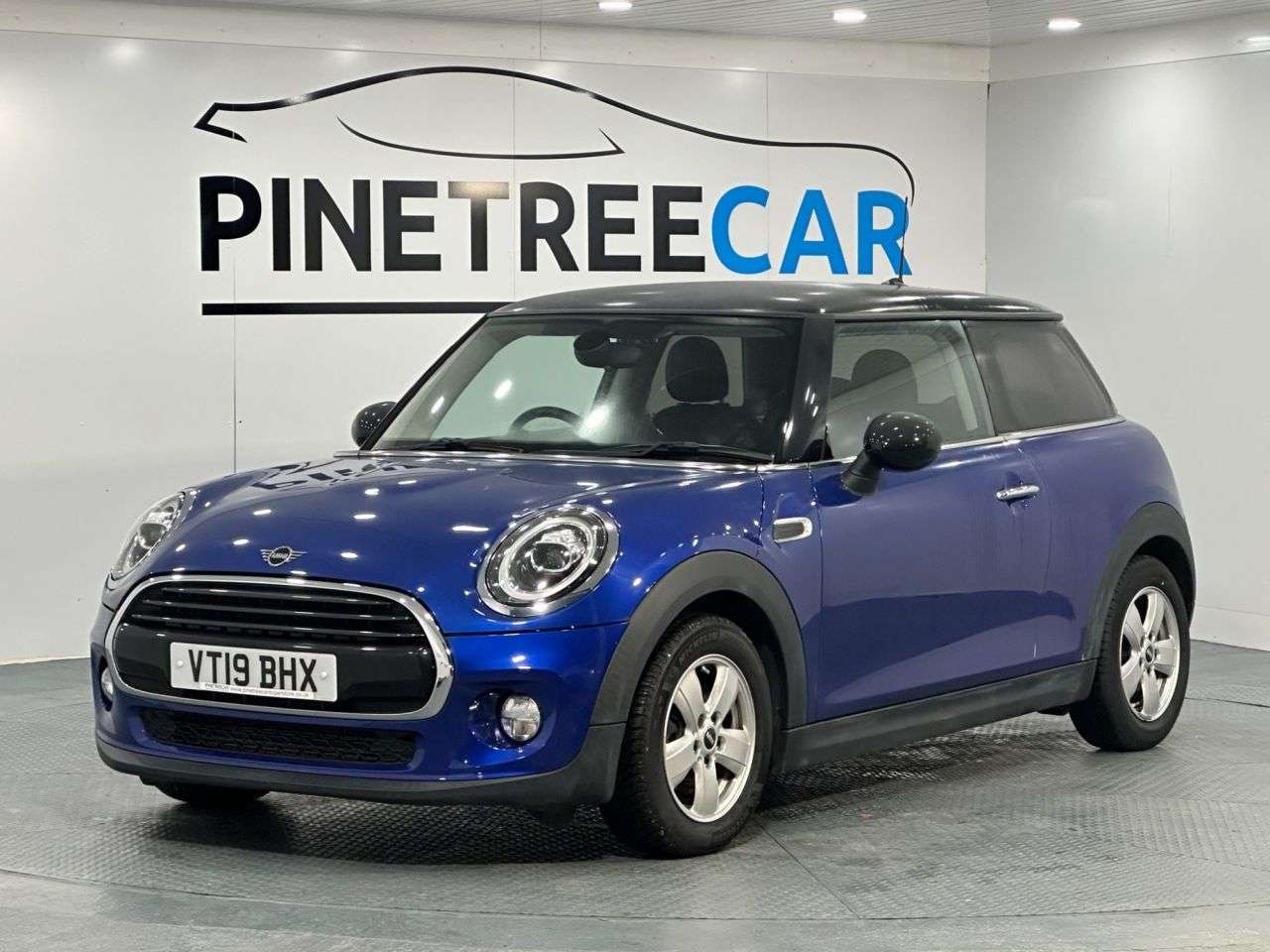 A 2019 MINI HATCH 1.5 Cooper Classic Hatchback 3dr Petrol Manual Euro 6 (s/s) (136 ps) A 2019 MINI HATCH 1.5 Cooper Classic Hatchback 3dr Petrol Manual Euro 6 (s/s) (136 ps)