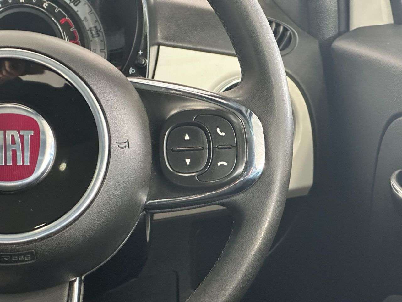 2023 FIAT 500 2023 FIAT 500