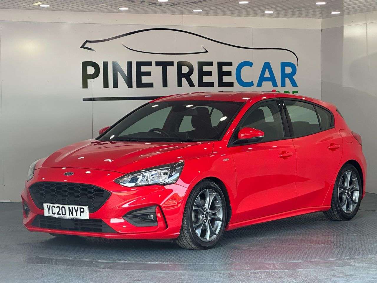 A 2020 FORD FOCUS 1.0T EcoBoost ST-Line Hatchback 5dr Petrol Manual Euro 6 (s/s) (125 ps) A 2020 FORD FOCUS 1.0T EcoBoost ST-Line Hatchback 5dr Petrol Manual Euro 6 (s/s) (125 ps)