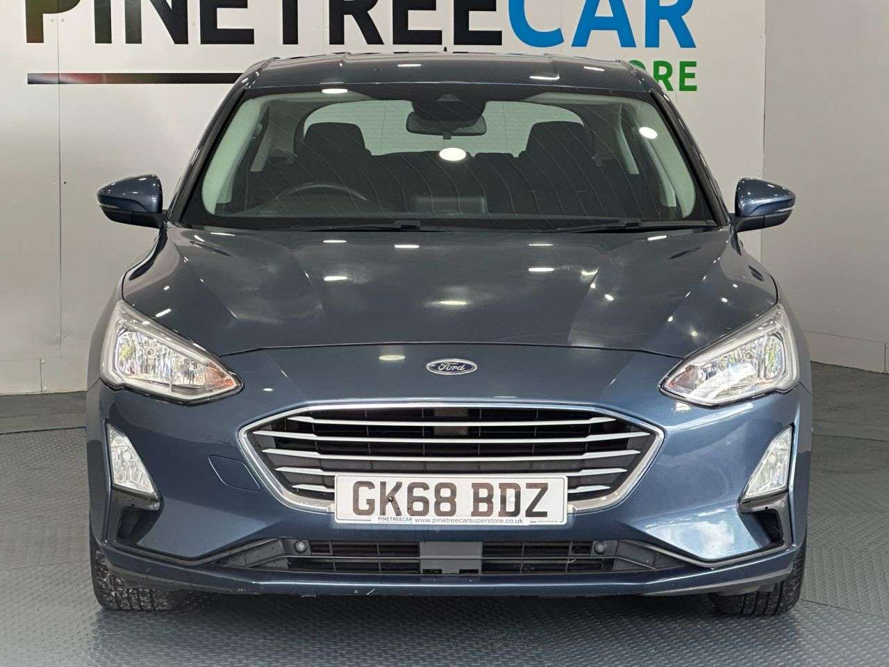 A 2018 FORD FOCUS 1.0T EcoBoost Zetec Hatchback 5dr Petrol Manual Euro 6 (s/s) (125 ps) A 2018 FORD FOCUS 1.0T EcoBoost Zetec Hatchback 5dr Petrol Manual Euro 6 (s/s) (125 ps)