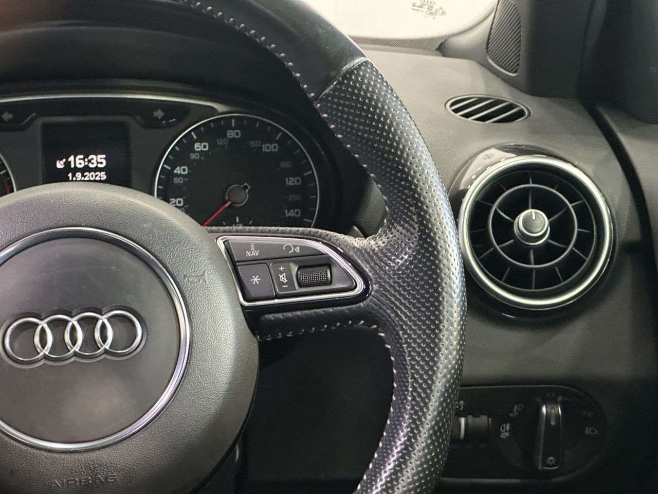 2015 AUDI A1 2015 AUDI A1